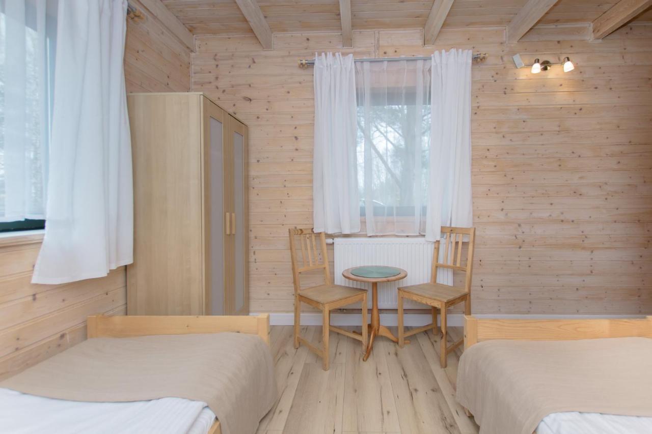 Bajeczny Dworek Карвиа Экстерьер фото