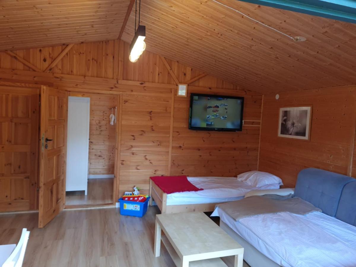 Bajeczny Dworek Карвиа Экстерьер фото